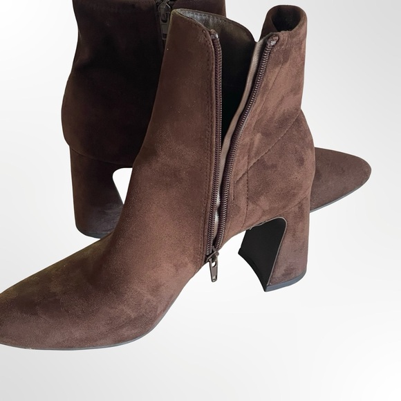 Women's Suede Ankle Boots - Elegant Block Heel size 9.5 - Picture 5 of 6